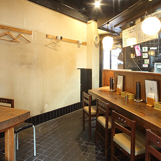 A total of 10 seats - A relaxed and homey atmosphere where you can drop in anytime