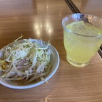 すけろく - 無料のサラダとドリンクです