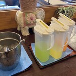 すけろく - 無料ドリンクです。あとこれにホットコーヒーがあります。