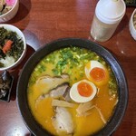Azumaya - 辛とんこつラーメン、明太高菜飯