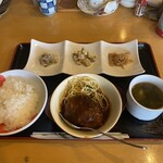 喫茶エンデバー - 煮込みハンバーグ定食700円は安い！