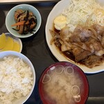 Gohan Ya Kokoru - 生姜焼き定食¥950⭐︎ミ