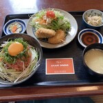 AKARI DINING - マグロ丼と揚げ物定食