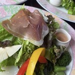 ルシェーロ - 生ハムと春野菜のコブサラダ