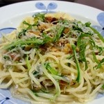 Kamakura Pasuta - 選べるパスタの中から私が選んだのは鎌倉オリジナルパスタの中から和風の梅肉とチリメンジャコのパスタです。
                      