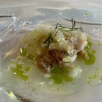 ウシマル - 九十九里産のハマグリの炭火焼き・カブ・ディル・大根の葉の緑のソース