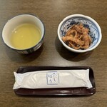 Teuchi Soba Muku - そば茶、揚げそば、おしぼり