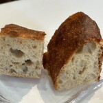 ウシマル - 切り分けられたフォカッチャ