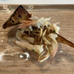 ウシマル - オオモミ茸・ナラ茸・ホッキ貝・オレガノ・ジャガイモ・にんにくのソース