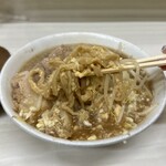 ラーメン荘 歴史を刻め - 断麺　チーズ中に入ってて麺と絡む