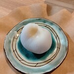 御菓子司 塩芳軒 - 唐衣⭐️薄紫色が何とも風流♡