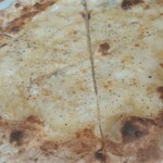 トラットリア・イタリア - 釜やきピザ、モチモチクワトロフォルマッジ〜蜂蜜がいいアクセントよぉ〜❗❤