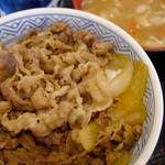 Yoshinoya - 牛丼と豚汁