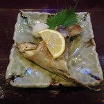 酒肴商店 アジト - かま/料理待ちの間にサービスでいただきました。