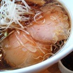 湖麺屋 リールカフェ - 低温調理されたであろうレアチャーシューが絶品