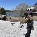 東電小屋 - 三平峠から45分歩いて11:55「尾瀬沼」に到着。およそ3時間の気持ちのいい山歩きでした