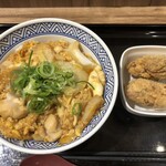 Yoshinoya - 親子丼、唐揚げ2個