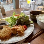 Nagonoya - ミンチカツと唐揚げの定食