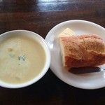 Le petit restaurant epi - スープとパン