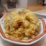 美味しい炒飯の店 満福 - 満福炒飯普通盛り900円・これでも普通のお店の大盛りレベル！