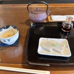 Unsui - 蕎麦豆腐。初めて食べた。お茶はもちろん蕎麦茶
