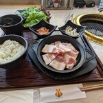 Yakiniku Yansando - 塩麹サムギョプサル定食