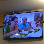 インド料理 パリワル - 中央アジアに行って色々食べてみたいねぇ〜、とはオーナーさん。料理に対する並々ならぬ情熱を感じました(この映像は南インドですが)