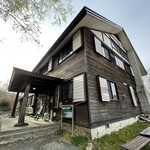 東電小屋 - こちらは本館。別館は目の前です