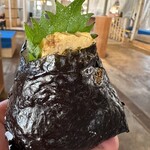 ごほうびおむすび - ちょこんと見える玉子焼きが可愛すぎるの