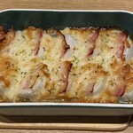 Izakaya Fujiya - 新玉ねぎベーコンチーズ焼き