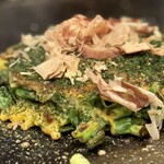 お好み焼屋みっちゃん - 粉ガツオ！青のり！さらに！！！花ガツオ！！！香ばしさの嵐