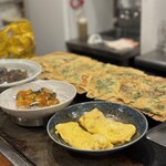 お好み焼屋みっちゃん - 本日のおばんざい チヂミ･オムレツ･カボ･ナス