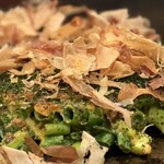 お好み焼屋みっちゃん - 蒸し焼きネギとは違う
                                カラッと焼きあがったネギの香ばしさは別の野菜のよう
                                ( 'ﾛ')/'ﾛ')/'ﾛ')/'ﾛ')/うまｰｰｲ!!!