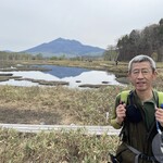 東電小屋 - 薄曇りなれどすっかり暖かい尾瀬です