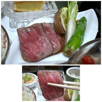 和匠 博多松月 - 黒毛和牛は薄切りですが程よくサシが入り、柔らかく美味しい。おろしダレも合いますね。