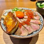 Torikamome - 名物 炙り鴨丼(イクラ,追加鴨肉,フォアグラ)