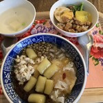 家豆花 - 豆花、ルーローハン、大根スープ