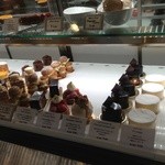 Patisserie Ravi,e relier - 