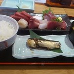 新助 - お刺身定食
            