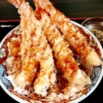 Oshokujidokoro Kyouya - 天丼⭐️海老ぷり❤️シソワサビふりかけ⭐️かなり印象的な味変になって楽しい♡タレが甘め♫