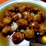 広東御料理　竹香 - 関東ではお目にかかれないビジュアル⭐️上品な甘酢の美味しさに「焼きめしにかけるから」とおっしゃるお客さまもいらっしゃるそう（女将さんのお話し♡）