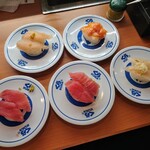 無添くら寿司 - 料理写真:令和6年5月 営業時間(11:00〜23:00)
熟成漬けまぐろ 税込115円
ふり塩熟成まぐろ 税込115円
かれい昆布締め 税込115円
漬けしいら柚子胡椒 税込115円
赤貝 税込115円