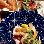 祇園ビストロ 丸橋 - ランチはサラダとパンかライス付き♪