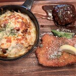 ザ・ホフブロウ - スパピザコンポ（2,530円）キングーA（スパピザハーフ/ウンナーシュニッチェル（S）/ハンバーグ（S））