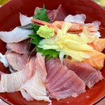 神山鮮魚店 - 海鮮丼 大盛り 850円