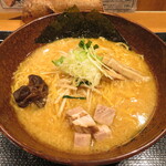 麺処 白樺山荘 - 味噌ラーメン 1000円