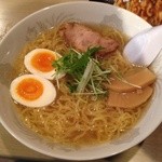 ラーメン専門店 麺屋 空 - らぁめん（大盛＋味付け玉子）