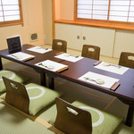 鮨処 幸 - 2階の座敷は、宴会にも、家族連れの会食にも、使い方いろいろ