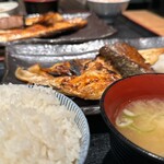 一夜干しと海鮮丼 できたて屋 - 