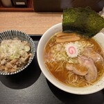 Chuukasoba Katsumoto - 中華そばとチャーシュー炊き込みご飯